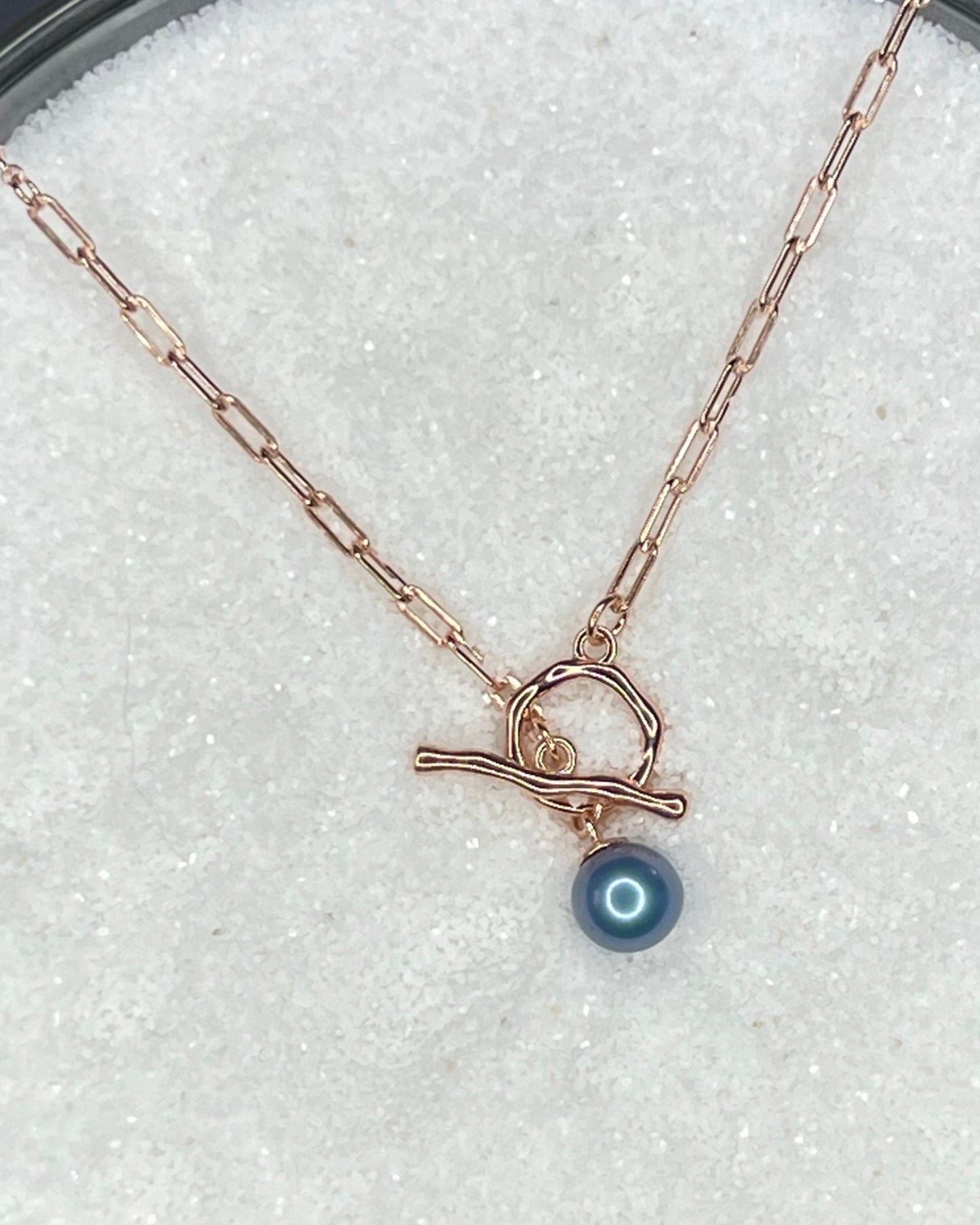ROSE GOLD TOGGLE NECKLACE