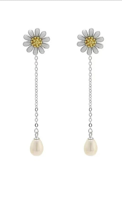 DAISY PEARL EARRINGS