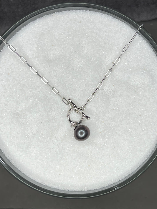 SILVER TOGGLE NECKLACE